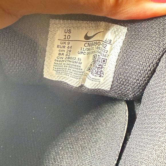 Nike Air Max 90 Men's - Grey White Black Athletic Shoes [CN8490-002] - Picture 7 of 10